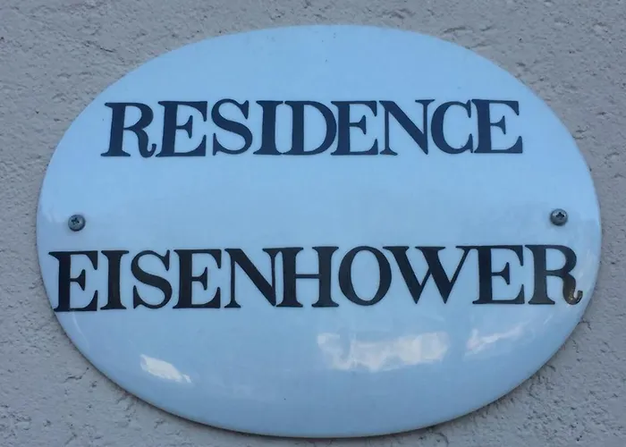 Ike's Deluxe In * Bayeux